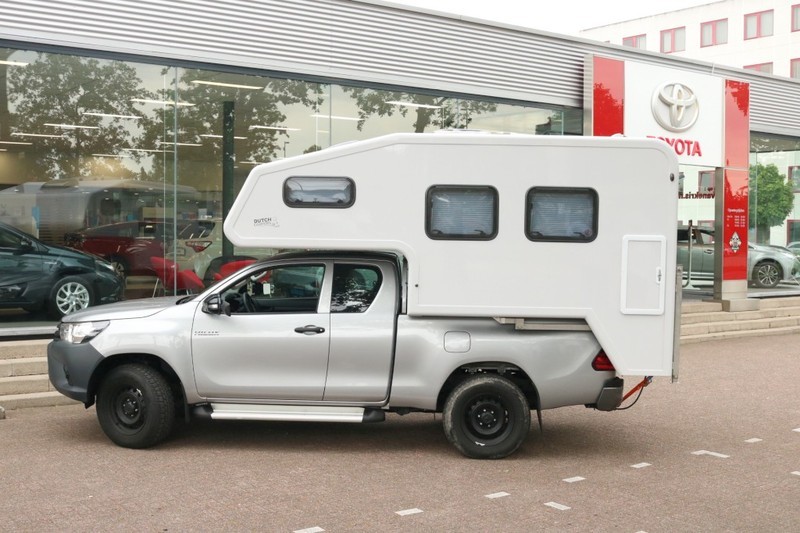 Toyota Hilux Camper 2018 bij Van ekris afzetunit camper 1