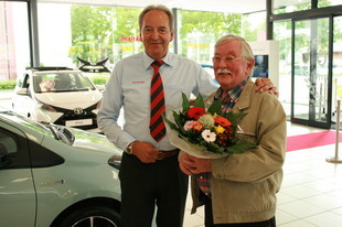 Dhr ten Haaft viert jubileum bij Van Ekris (10X Toyota)