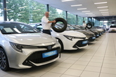 Van Ekris koopt scherp in: 12X Corolla hybride HB uit 2020
